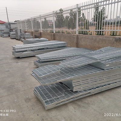L'immersion chaude formée spéciale de grille en acier a galvanisé G325/30/100 adapté aux besoins du client