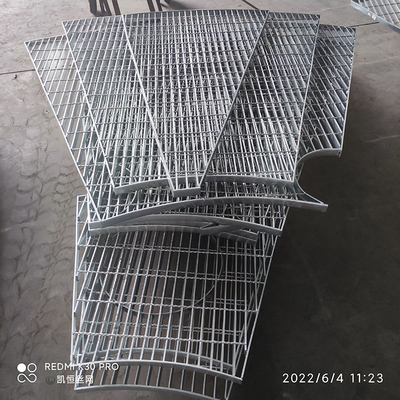 L'immersion chaude d'OEM de grille en acier blanche argentée en métal a galvanisé