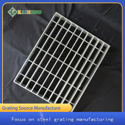 Plat de grille en acier galvanisé de la grille Q235 d'immersion chaude pour la plate-forme de structure métallique de l'usine chimique