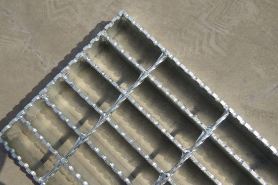 L'escalier en acier de la grille T1 marche le lancement de rapport de barre de 30mm