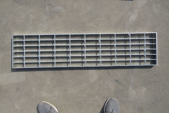 L'escalier en acier de la grille T1 marche le lancement de rapport de barre de 30mm