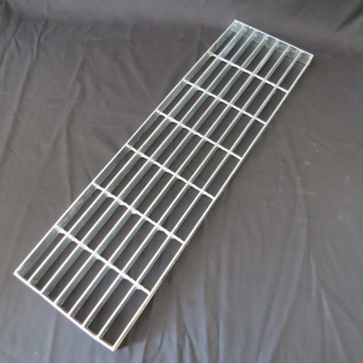 Couleur argentée galvanisée de bandes de roulement d'escalier de grille d'acier au carbone d'immersion chaude