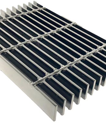 Plat galvanisé discordant de grille d'immersion chaude de passage couvert en acier de grille de passerelle