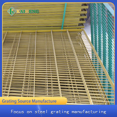 Grille de plongement en plastique de gril en métal jaune pour la clôture de Chambre de poulet