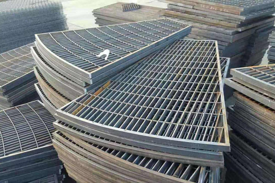 La sécurité de la norme ANSI NAAMM a galvanisé la grille en acier de passage couvert en forme d'hélice