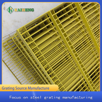 Grille de plongement en plastique d'acier au carbone de grille de gril en métal jaune pour la clôture de Chambre de poulet