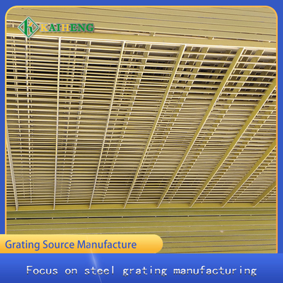 Grille de plongement en plastique d'acier au carbone de grille de gril en métal jaune pour la clôture de Chambre de poulet