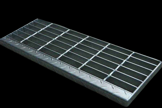 Grilles en acier plates soudées en métal de bandes de roulement d'escalier de la grille T3 pour des étapes