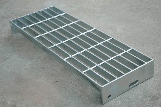 T2 en acier de bandes de roulement d'escalier de grille de barres d'incidence de lancement d'OEM 30mm pour l'échelle
