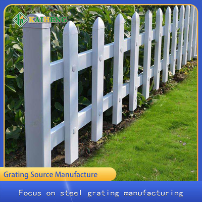 La petite pelouse de PVC a soudé la rambarde de Mesh Fencing Lawn Border Fence