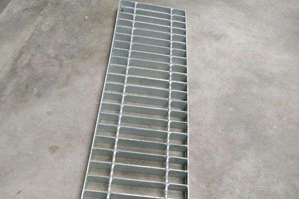 grille en acier de couverture de fossé