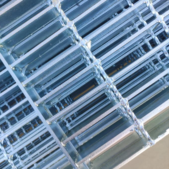 grille en acier d'étape