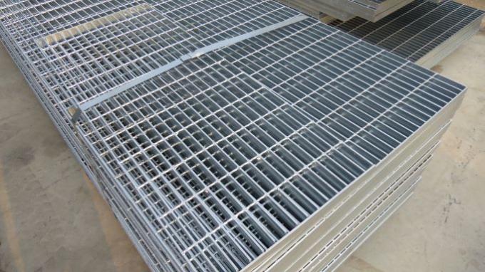 grille en acier en métal
