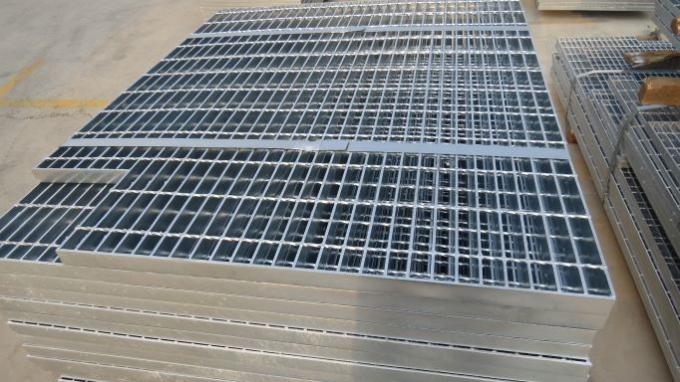grille en acier en métal